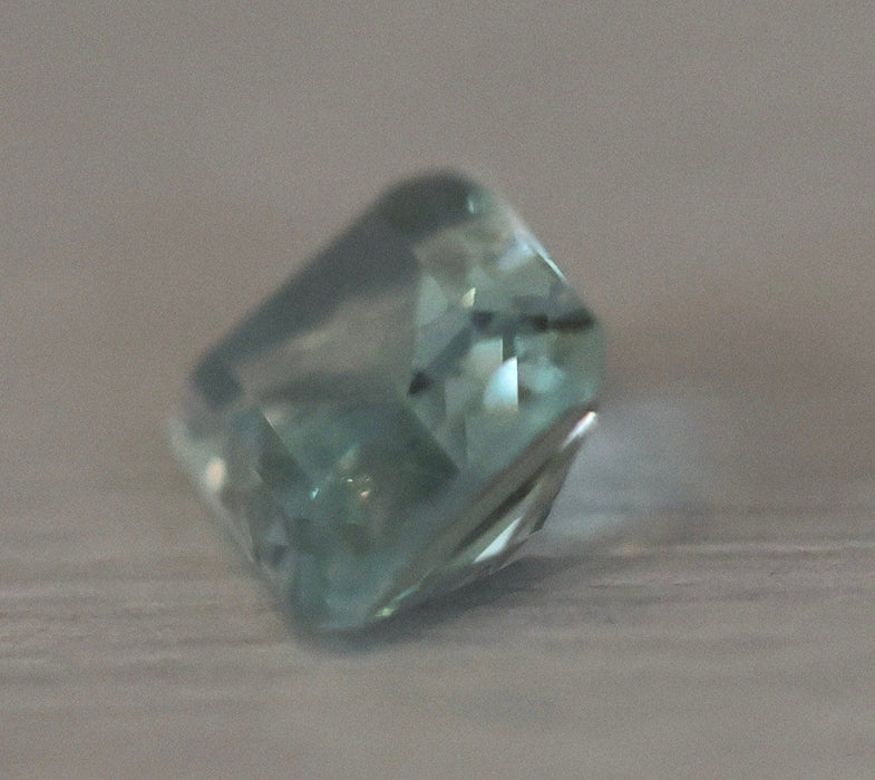 Gemstone Beryl vert 1.31cts certificat ALGT 58 Facettes