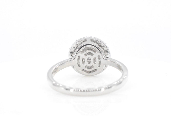 Bague 54 Bague entourage en or blanc avec diamants 58 Facettes 2005