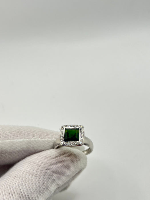 Bague 54 Bague or blanc et tourmaline verte 58 Facettes