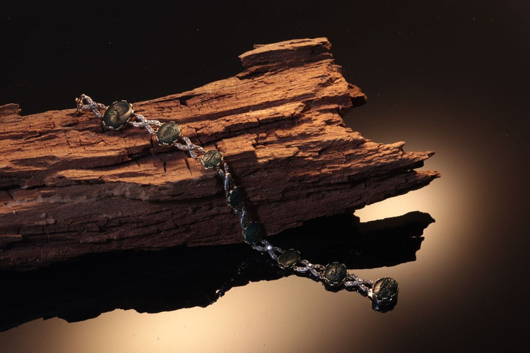 Montre L'art de la taille-douce : se connecter à l'élégance romaine 58 Facettes 17010-0246