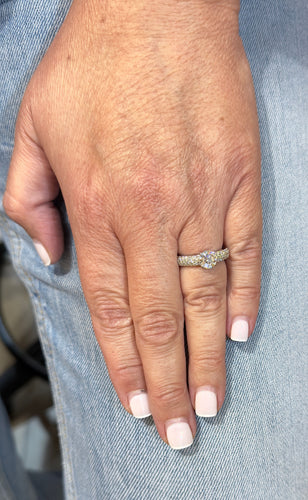 Bague 52 Solitaire en diamants sur monture or blanc 18 carats 58 Facettes