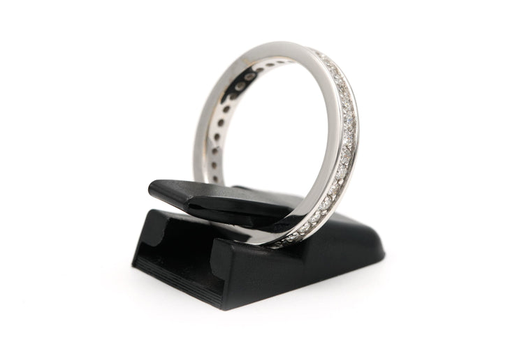 Bague 55 Alliance américaine contemporaine en or blanc sertie de diamants 58 Facettes 22185