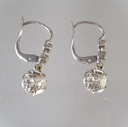 Boucles d'oreilles Boucles d'oreilles Dormeuses Diamants 58 Facettes C 666