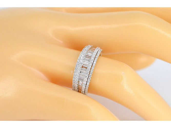 Bague 54 Bague en or avec cinq rangées de diamants 58 Facettes 2085