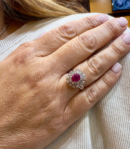 Bague 52 Bague ancienne en or blanc rubis et diamants 58 Facettes