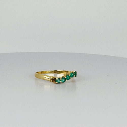 Bague Bague vintage en or jaune avec émeraudes 58 Facettes 2505008