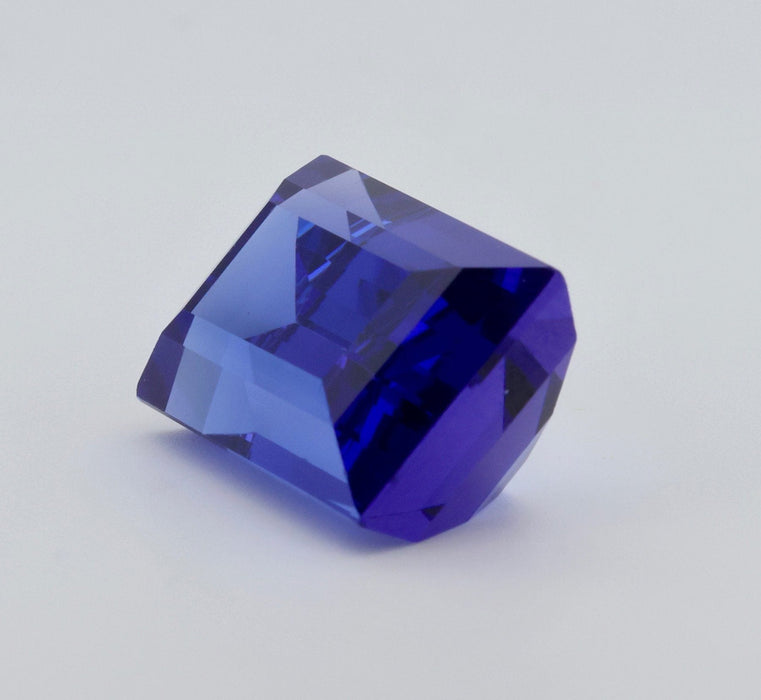 Gemstone Tanzanite 26.39cts certificat Lotus 58 Facettes