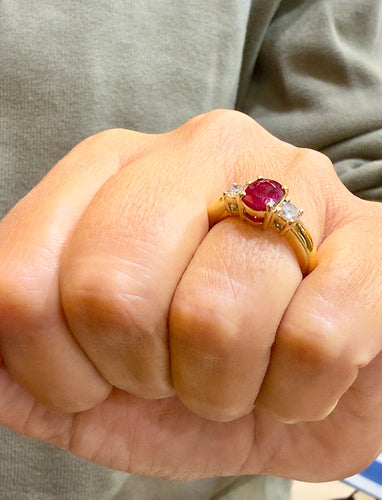 Bague en or jaune rubis et diamants