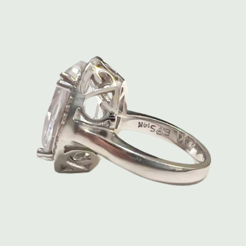 Bague 48 BAGUE DE DESIGN CONTEMPORAIN DU XXE SIÈCLE en OR 18 carats et PLATINE 58 Facettes Q855A