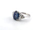 Bague 56 Bague en or blanc 18 carats ornée d'un saphir naturel de Birmanie et de diamants 58 Facettes
