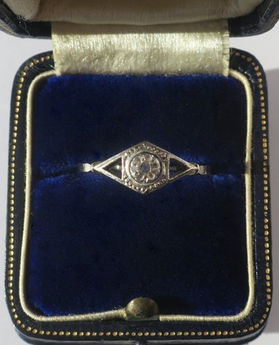 Bague Art Déco en or blanc 18k et platine et diamant