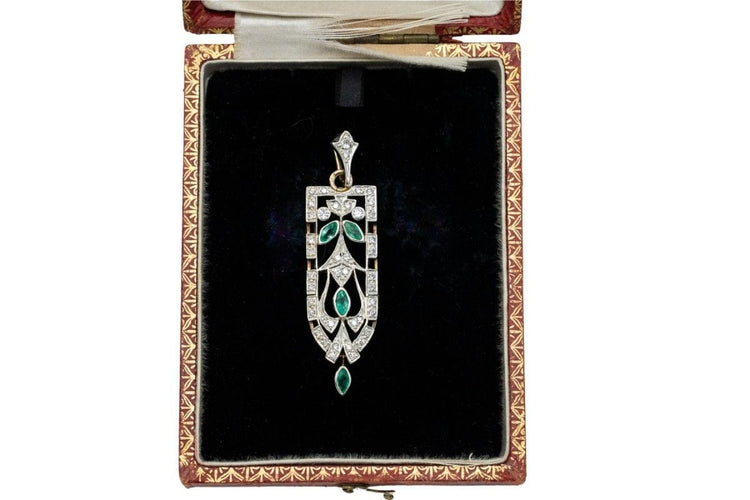 Pendentif Pendentif en or jaune avec émeraudes et diamants, début du XXe siècle 58 Facettes 11285