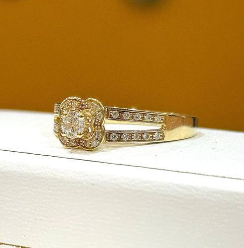 Bague 53 Bague Mauboussin en or jaune 18 carats et diamants 58 Facettes