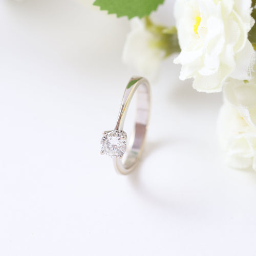 Bague 54 Bague solitaire en or blanc avec diamant 58 Facettes 126443