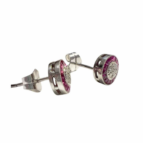 Boucles d'oreilles Boucles d'oreilles œil d'oiseau de style Art Déco en or blanc, rubis et diamants avec certification HRD 58 Facettes Q31B