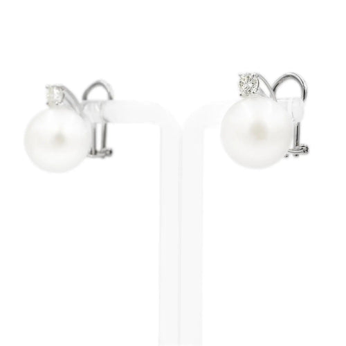Boucles d'oreilles Boucles d'oreilles en or blanc ornées de perles australiennes et de diamants 58 Facettes 13285