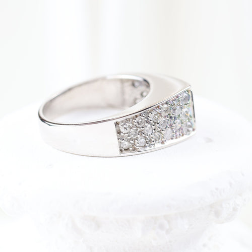 Bague 56 Bague en or blanc 18 carats pavée de diamants 58 Facettes VV1-A