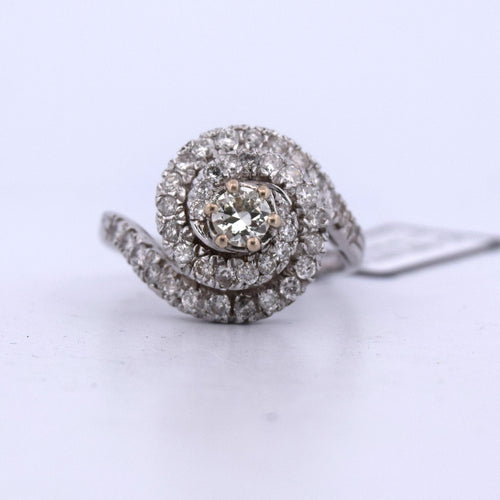 Bague 59 Bague ancienne en or 18 carats sertie de diamants 58 Facettes
