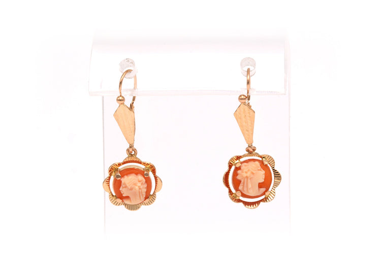 Boucles d'oreilles Boucles d'oreilles en or jaune serties d'un camée 58 Facettes 22143