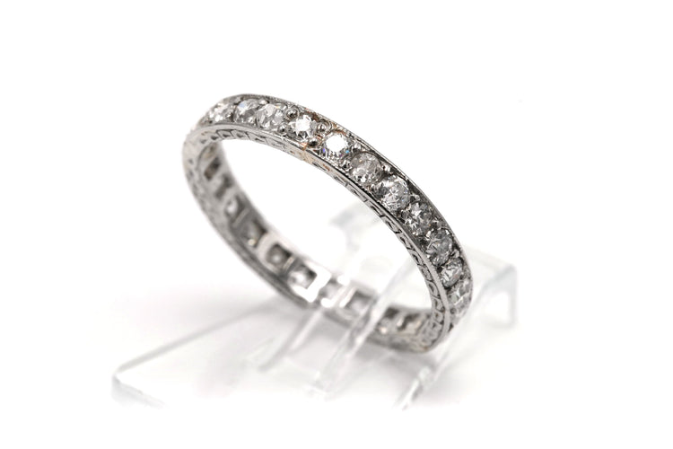 Bague 51 Alliance américaine Art Déco en or blanc 18 carats sertie de diamants old cut 58 Facettes B782