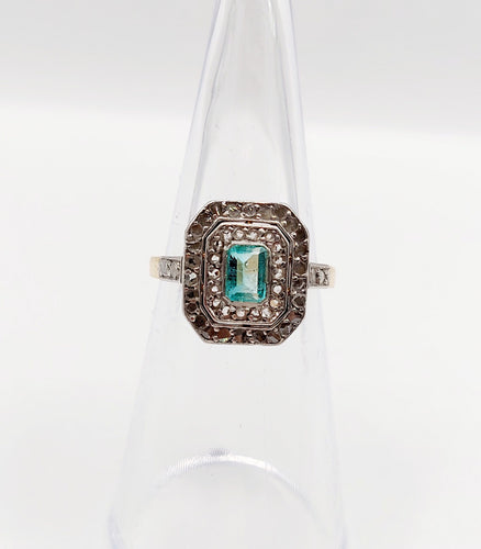 Bague 50 Bague art déco en or 18k et platine, émeraude et diamants taille roses 58 Facettes A03121