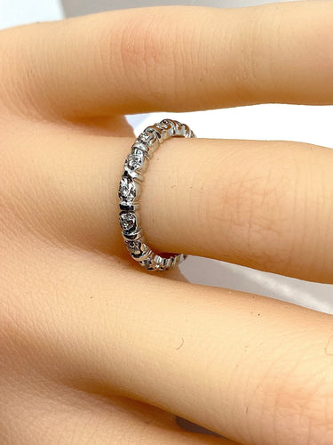 Bague 50 Alliance en or blanc sertie de 16 diamants 58 Facettes AB583