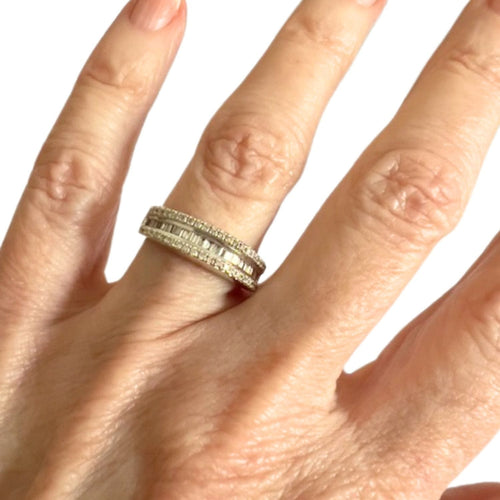 Bague 48.5 Bague de style contemporain du XXe siècle en or 18 carats avec diamants de 0,48 carat 58 Facettes Q329B