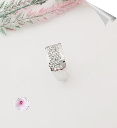 Bague 51.5 Bague Bandeau Diamants Or Blanc 58 Facettes AA 1519