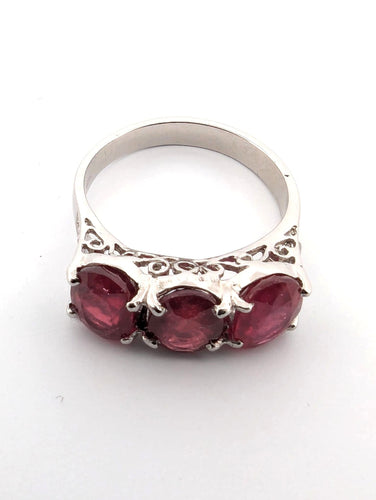 Bague 56 Bague en platine avec rubis et diamants 58 Facettes