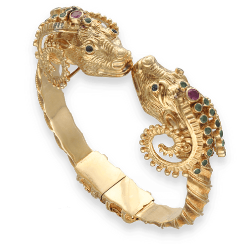 Bracelet Bracelet jonc Zolotas "Têtes de Bélier" en or jaune 18K avec émeraudes, saphirs et rubis – 73,30 g 58 Facettes