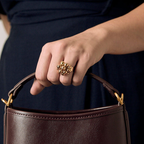 Bague 50.5 Bague en or jaune et perles d'or 58 Facettes CHAL0200