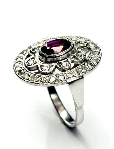 Bague 53 Bague Art Déco en platine sertie de rubis et de diamants (1,52 ct), ornée d'un motif en grappe. 58 Facettes Q407B