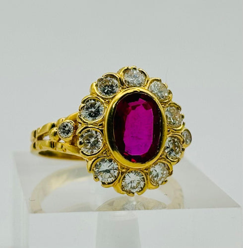 Bague 56 Bague en or jaune avec rubis et diamants 58 Facettes 50236