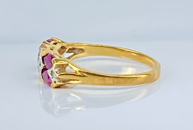 Bague 50 Bague en or jaune 18 carats, 6 rubis et 4 diamants 58 Facettes AB551