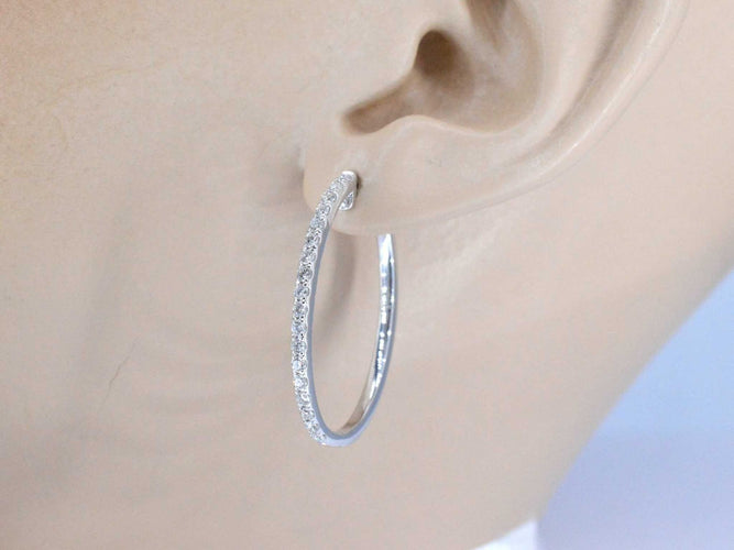 Boucles d'oreilles Boucles d'oreilles créoles en or blanc avec diamants 58 Facettes 2051