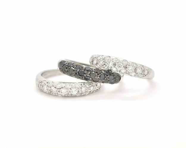 bague en or blanc et diamant noir