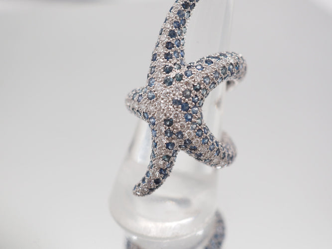 Bague 52 Bague étoile de mer or blanc 18 carats saphirs et diamants 58 Facettes