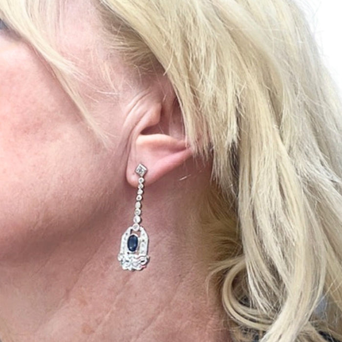 Boucles d'oreilles en platine de style art déco avec diamants et saphir