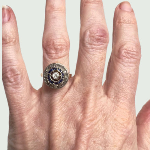 Bague SORTIJA ART DECÓ ÉPOCA 1930-35 de ORO y PLATINO con DIAMANTES y ZAFIROS 58 Facettes A2427 (469)