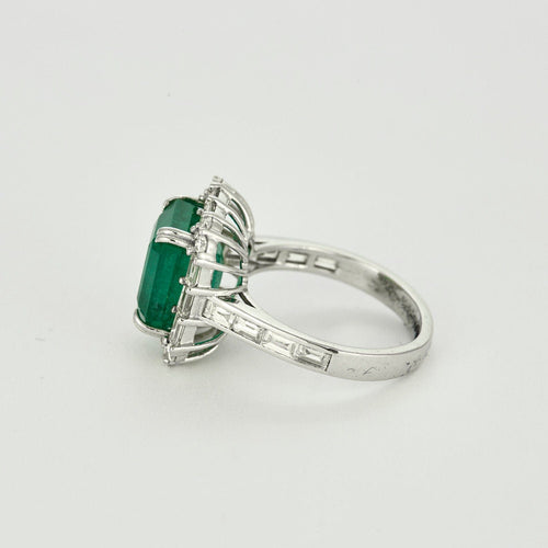 Bague Bague or blanc, émeraude 6cts, diamants 1.50ct 58 Facettes