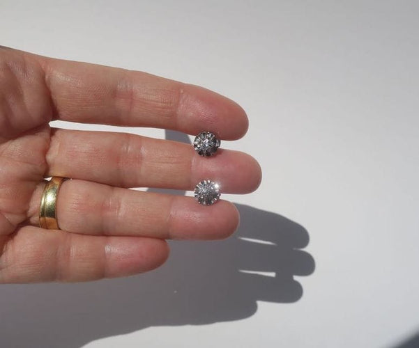 Boucles d'oreilles Boucles d'oreilles vintage Clous or blanc, diamants 58 Facettes