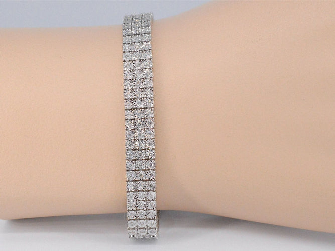 Bracelet Bracelet tennis en or blanc avec 3 rangées de diamants de 2,25 carats 58 Facettes 2173
