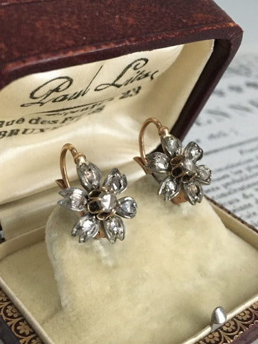 Boucles d'oreilles Boucles d'oreilles dormeuses anciennes en or 18K et argent 58 Facettes