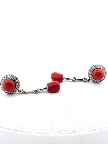 Boucles d'oreilles Boucles d'oreilles en or blanc serties de diamants et de corail 58 Facettes