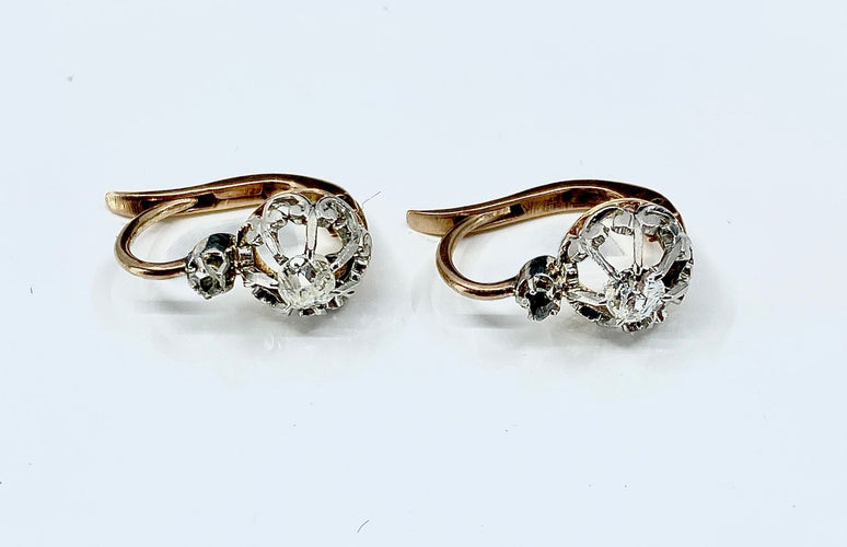 Boucles d'oreilles Boucles d’oreilles en or 18 carats et diamants. Vers 1900 58 Facettes AB334