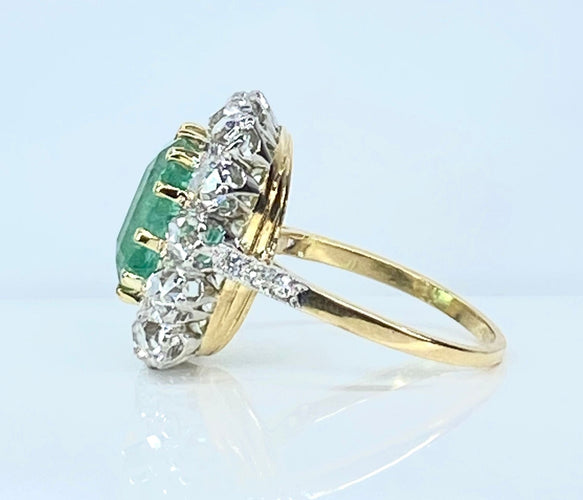 Bague 52 Bague marguerite en or 18 carats, émeraude 3,49 ct et diamants 58 Facettes AB567