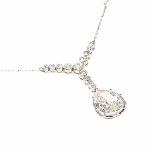 Collier Collier Art déco en platine avec diamant en forme de poire, vers 1920 – Élégance intemporelle 58 Facettes 25203-0190