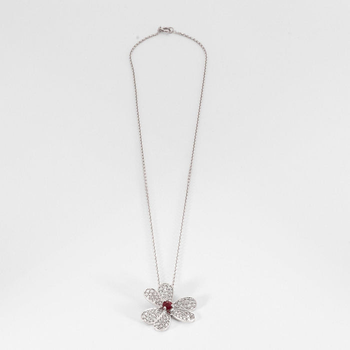 Pendentif Pendentif or blanc, rubis, diamants 58 Facettes