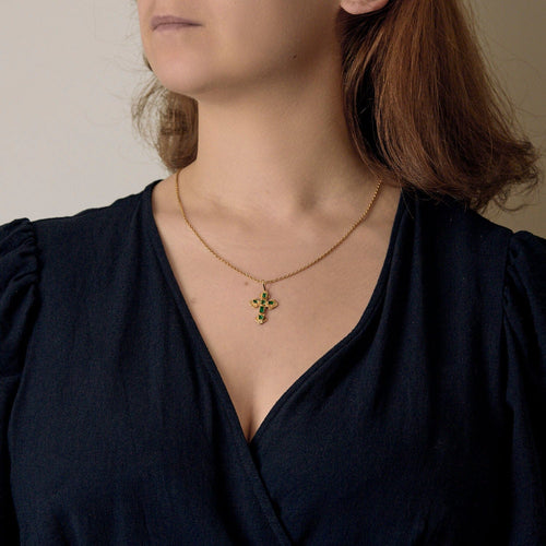 Pendentif Pendentif Croix en or jaune et émeraudes 58 Facettes PER0432X2