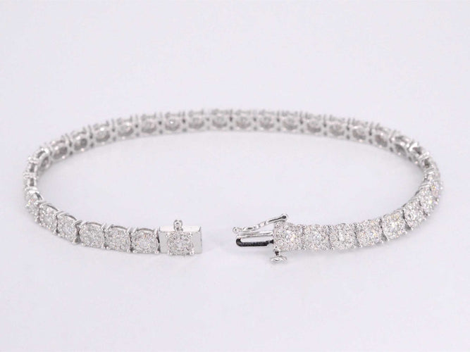Bracelet Bracelet tennis en or blanc avec diamants 58 Facettes 2036